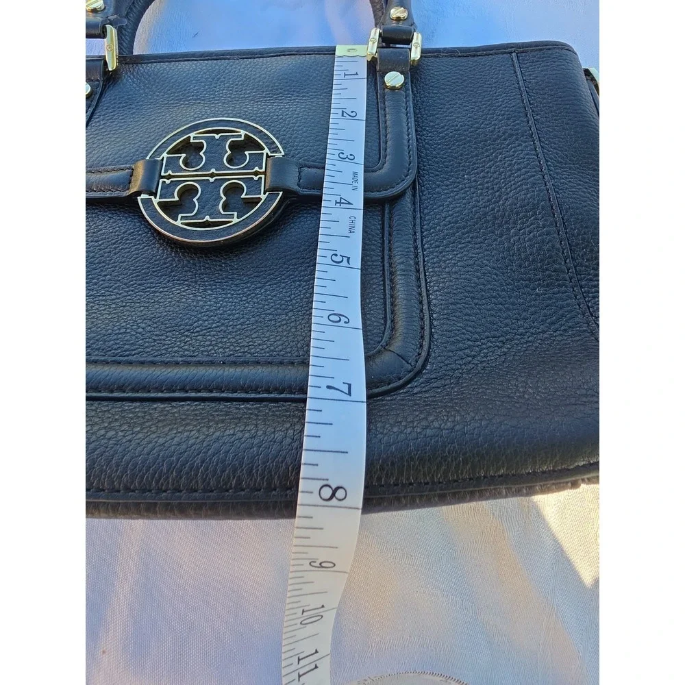 Tory Burch Black Pebbled Hand Bag Logo Accent Gold Hardware Inner Pockets